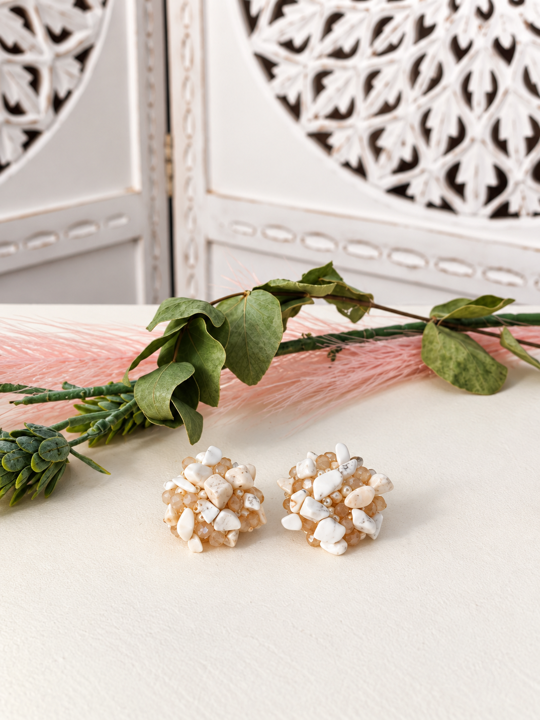 Pendientes blancos