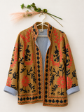 Chaqueta beige bordada oversize
