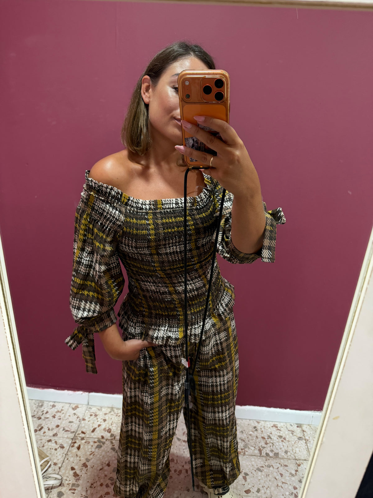 Pantalón y top cuadros